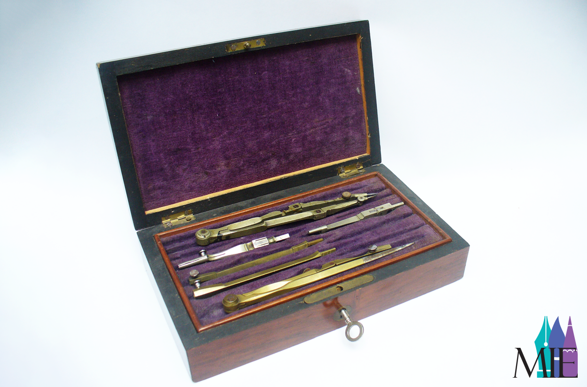 compás caja de madera